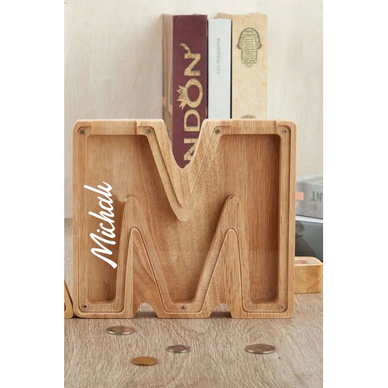 Dřevěná pokladnička se jménem