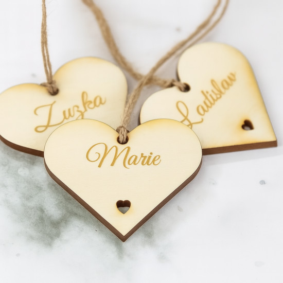 Dřevěné srdíčkové cedulky s...